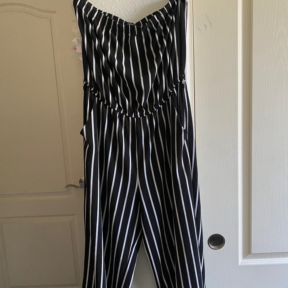 Striped Jumpsuit W/ Pockets 🖤🔥